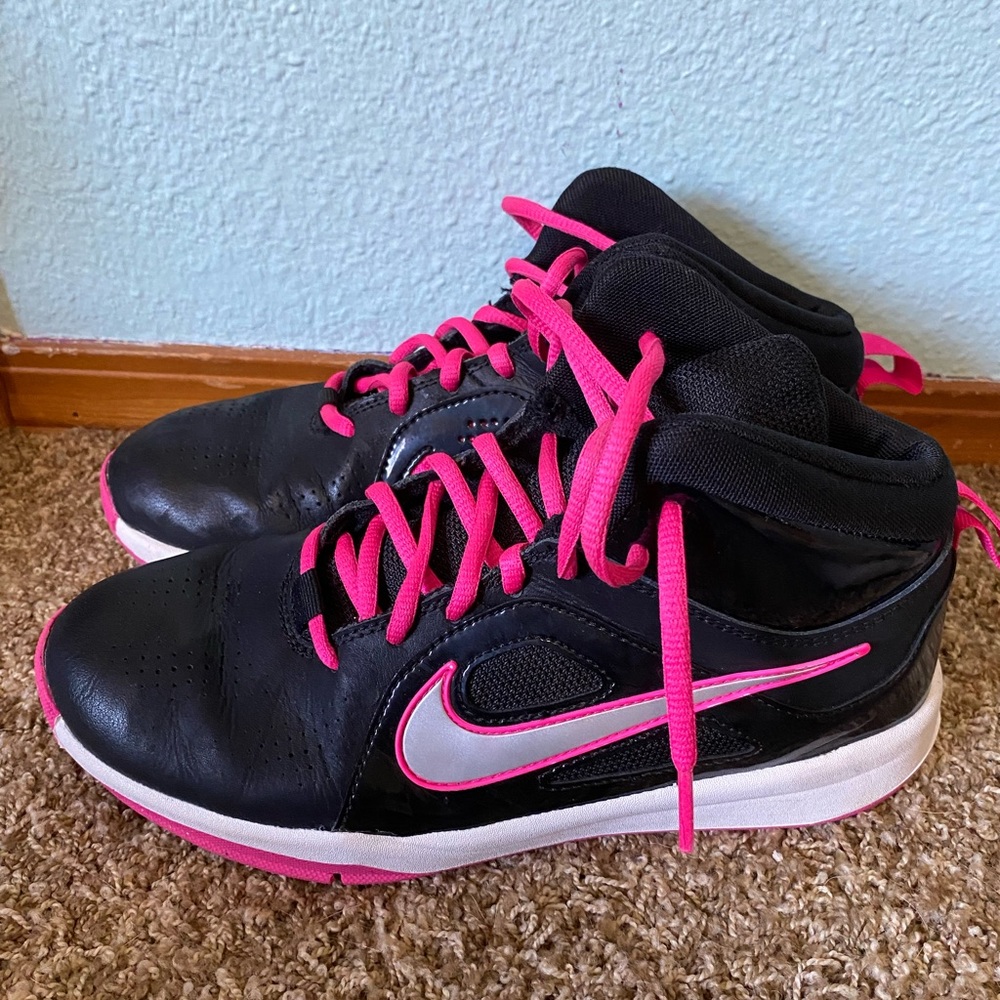 Youth 6.5 Nike high top basketball shoes
